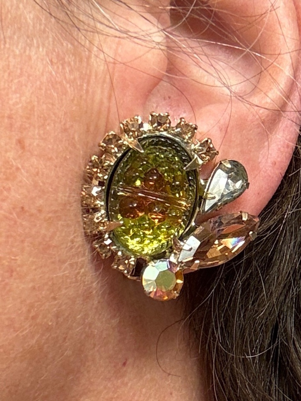 Vintage Juliana D&E clip on earrings - Picture 4 of 9